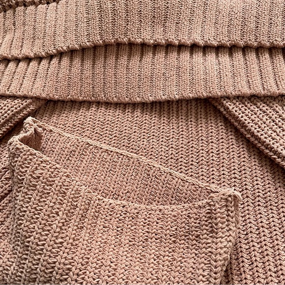 Aerie oversized knit sweater, size M - Picture 11 of 11